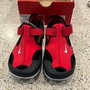 Kids red Nike Sunray sandals